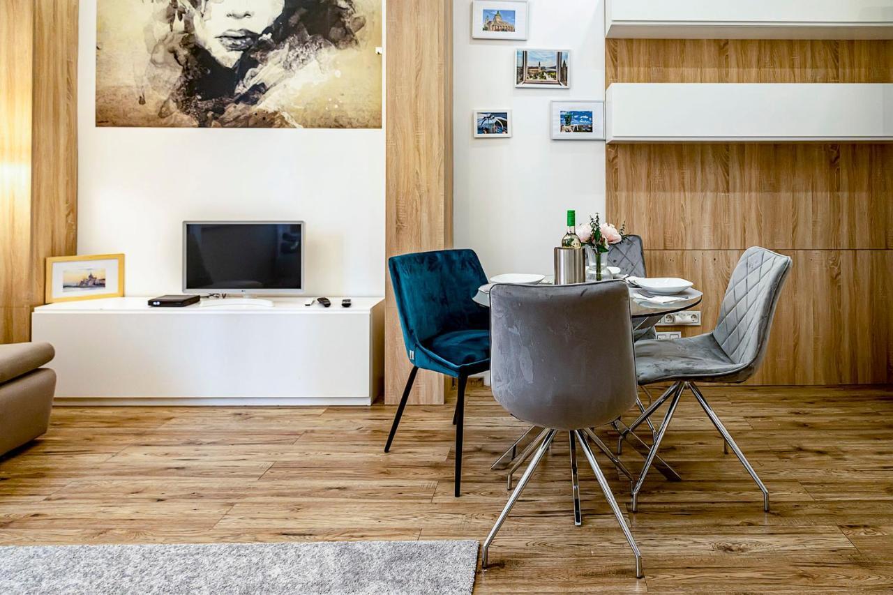 Bellini Apartment Budapest Bagian luar foto