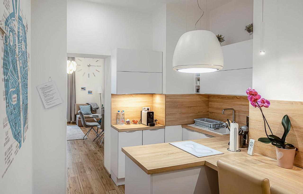 Bellini Apartment Budapest Bagian luar foto